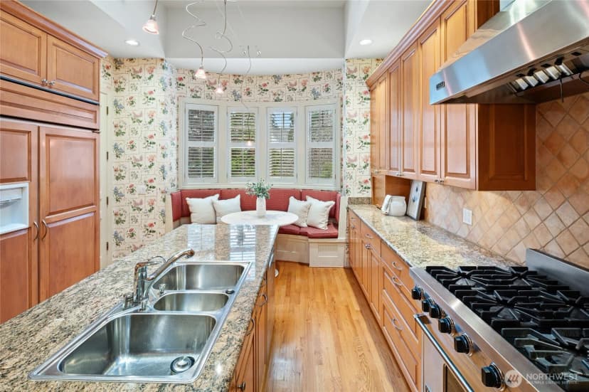 Property photo for 1510 38th Avenue E, Seattle photo 6