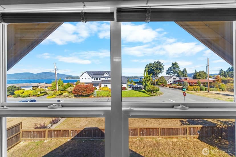 Property photo for 1108 C Avenue, Anacortes photo 18