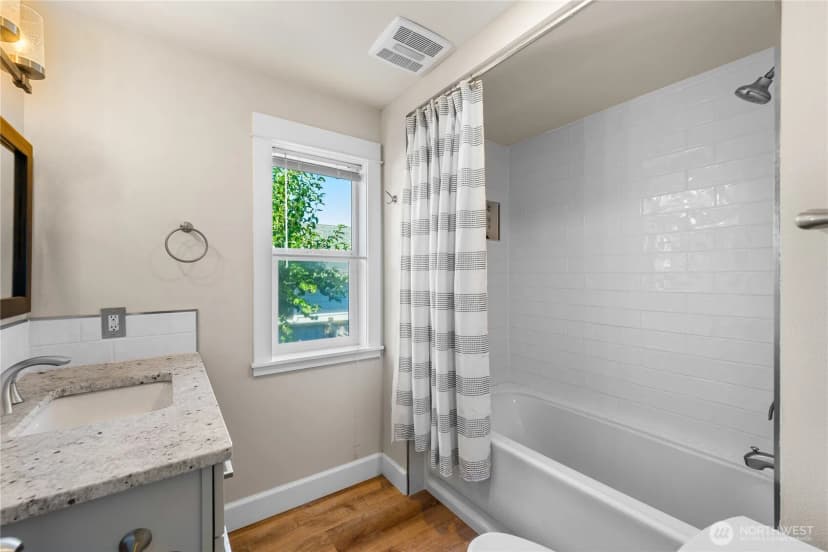 Property photo for 1108 C Avenue, Anacortes photo 14