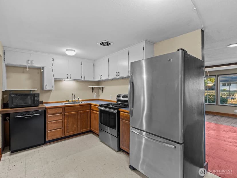 Property photo for 5706 225th Street Sw, Mountlake Terrace photo 9