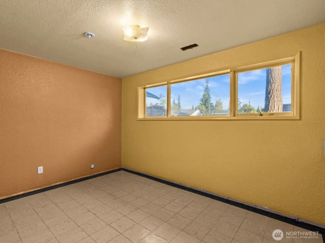 Property photo for 5706 225th Street Sw, Mountlake Terrace photo 5