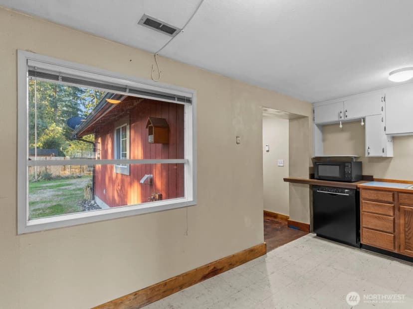 Property photo for 5706 225th Street Sw, Mountlake Terrace photo 10