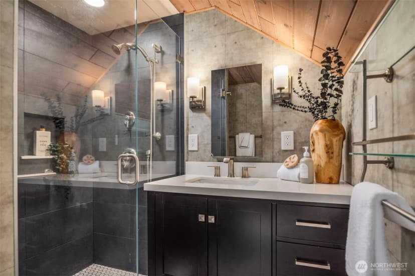 Property photo for 9304 Fauntleroy Way Sw, Seattle photo 16