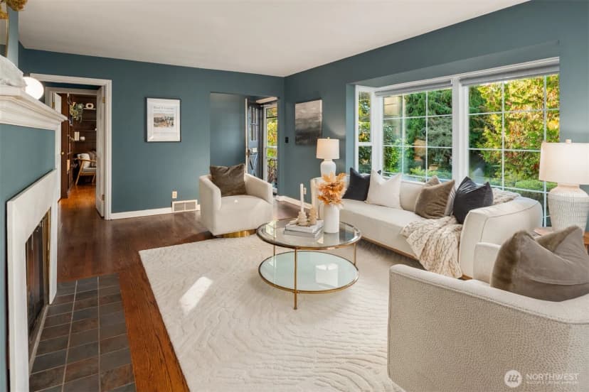 Property photo for 9304 Fauntleroy Way Sw, Seattle photo 4
