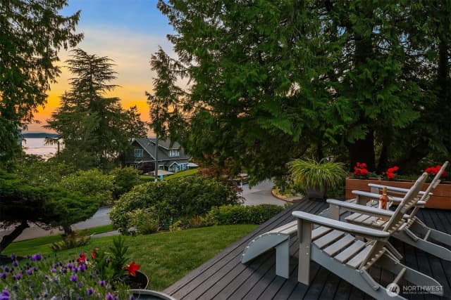 Property photo for 9304 Fauntleroy Way Sw, Seattle photo 2