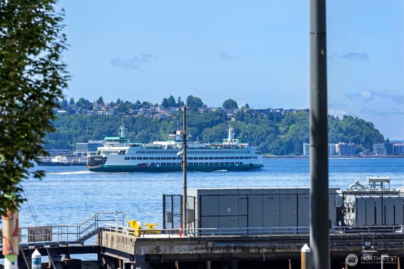 Property photo for 2000 Alaskan Way #255, Seattle photo 4