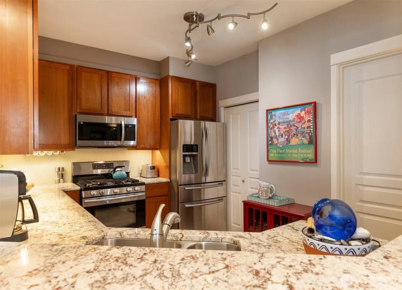 Property photo for 2000 Alaskan Way #255, Seattle photo 7