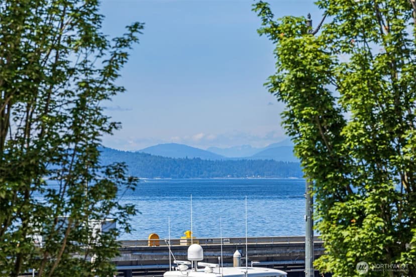 Property photo for 2000 Alaskan Way #255, Seattle photo 6