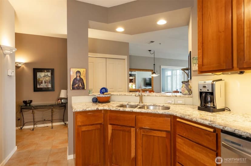 Property photo for 2000 Alaskan Way #255, Seattle photo 9