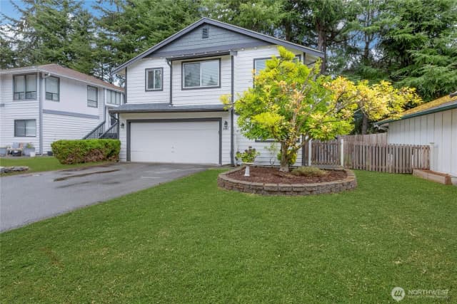 Property photo for 4601 73rd Avenue Ct W, University Place photo 2