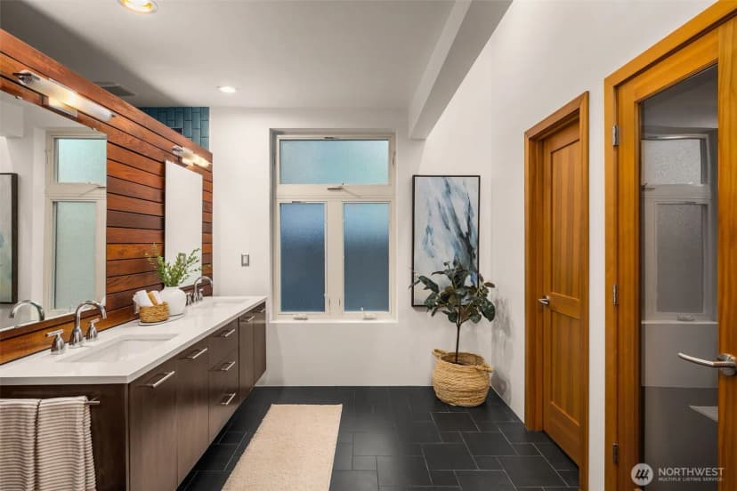 Property photo for 3925 48th Avenue S, Seattle photo 17