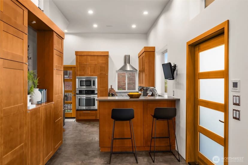 Property photo for 3925 48th Avenue S, Seattle photo 6