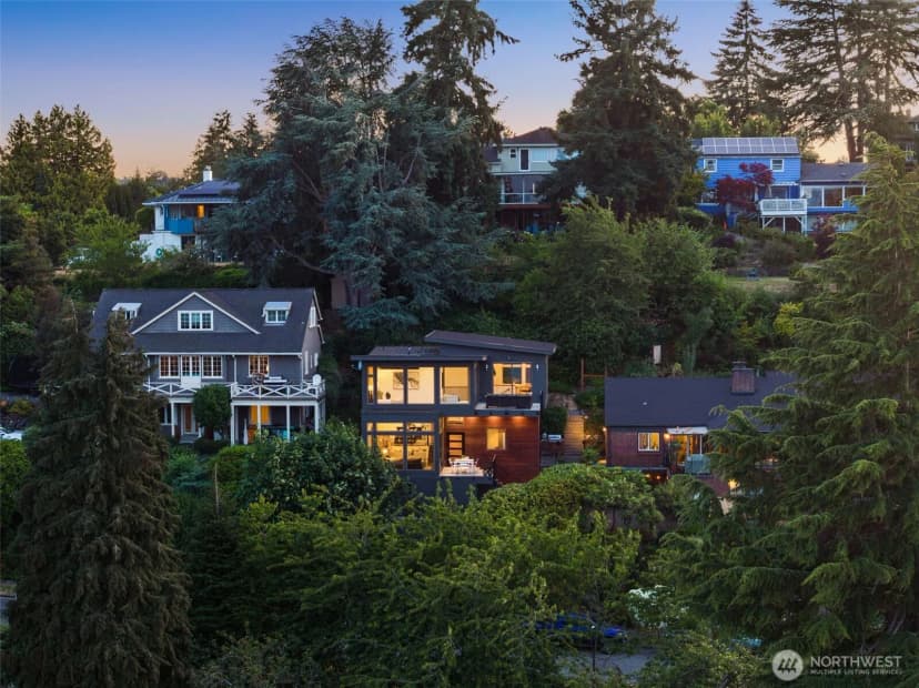 Property photo for 3925 48th Avenue S, Seattle photo 2