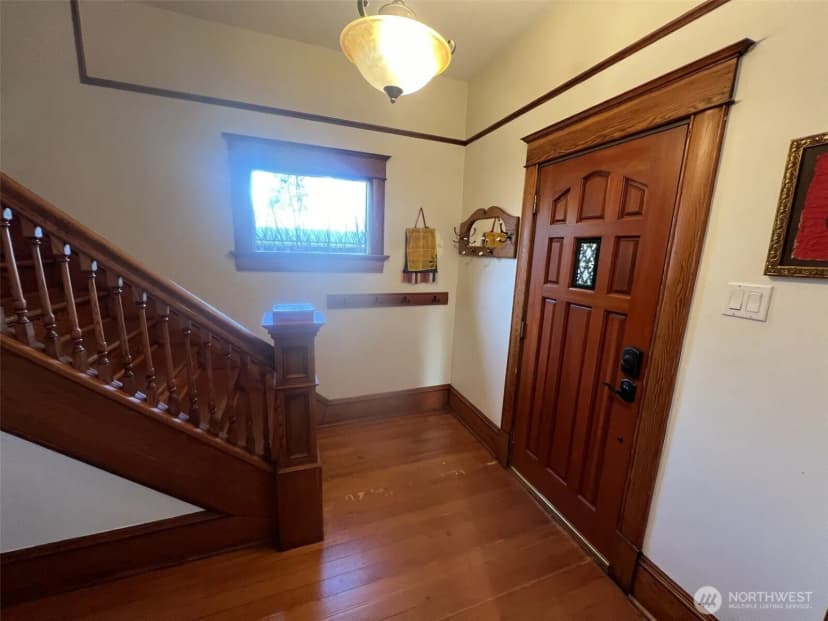 Property photo for 101 Rogers Street Nw, Olympia photo 3