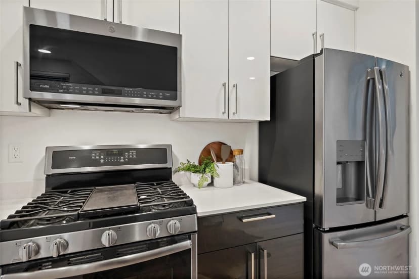 Property photo for 1543 Boylston Avenue E, Seattle photo 6