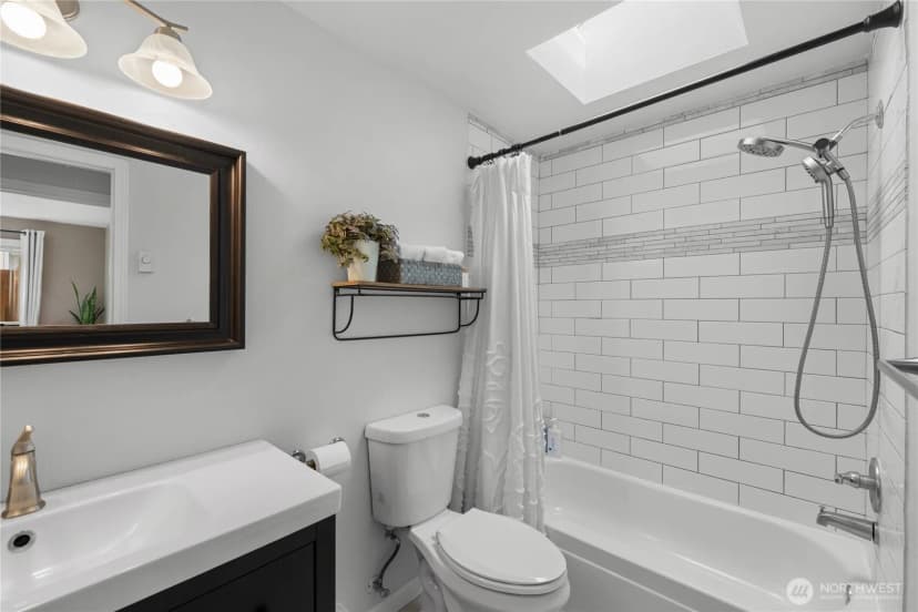 Property photo for 4325 Northgate Drive, Oak Harbor photo 23