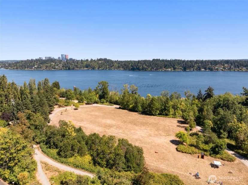 Property photo for 5044 Butterworth Road, Mercer Island photo 30