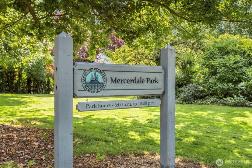 Property photo for 5044 Butterworth Road, Mercer Island photo 34
