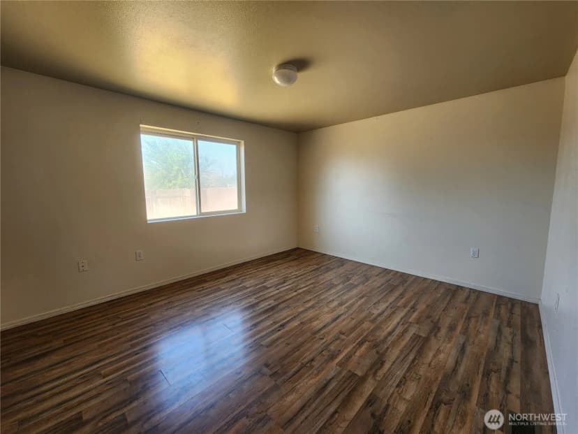 Property photo for 1070 S 4th Avenue, Othello photo 10
