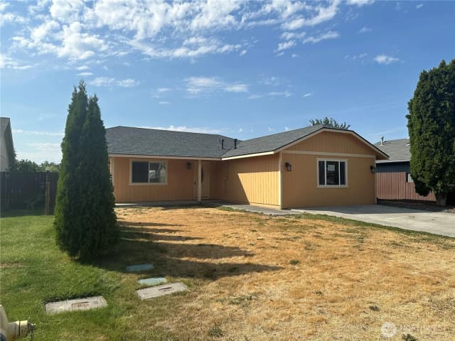 Property photo for 1070 S 4th Avenue, Othello