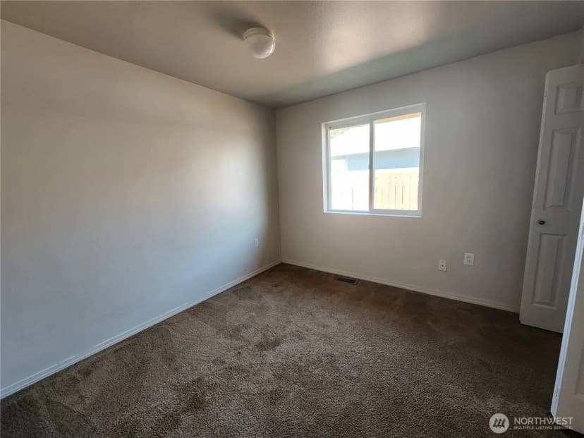Property photo for 1070 S 4th Avenue, Othello photo 9