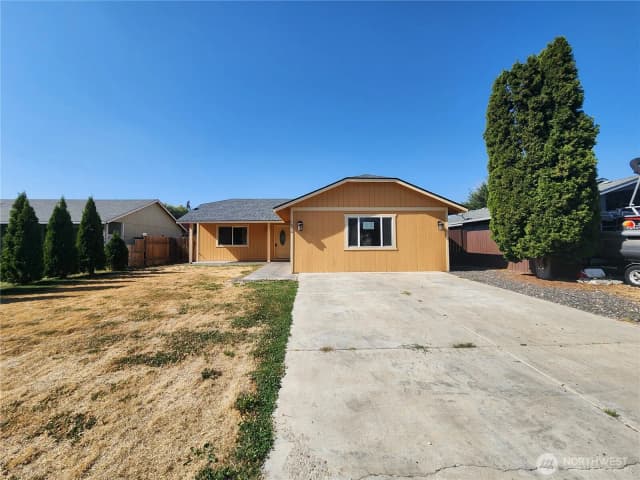 Property photo for 1070 S 4th Avenue, Othello photo 2