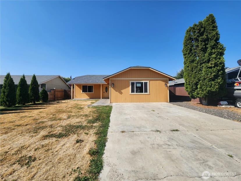 Property photo for 1070 S 4th Avenue, Othello photo 2