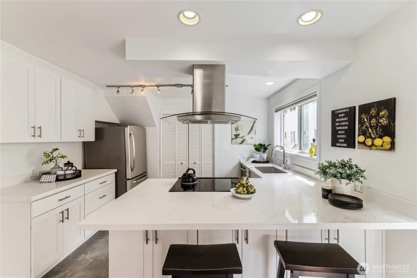 Property photo for 2801 Ne 130th Street #c101, Seattle photo 6