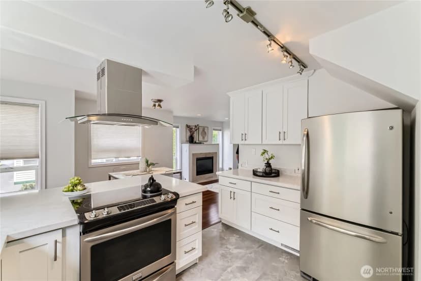 Property photo for 2801 Ne 130th Street #c101, Seattle photo 9