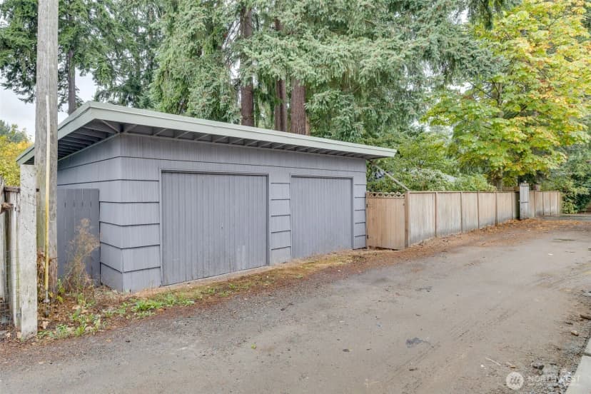 Property photo for 12520 24th Avenue Ne, Seattle photo 28