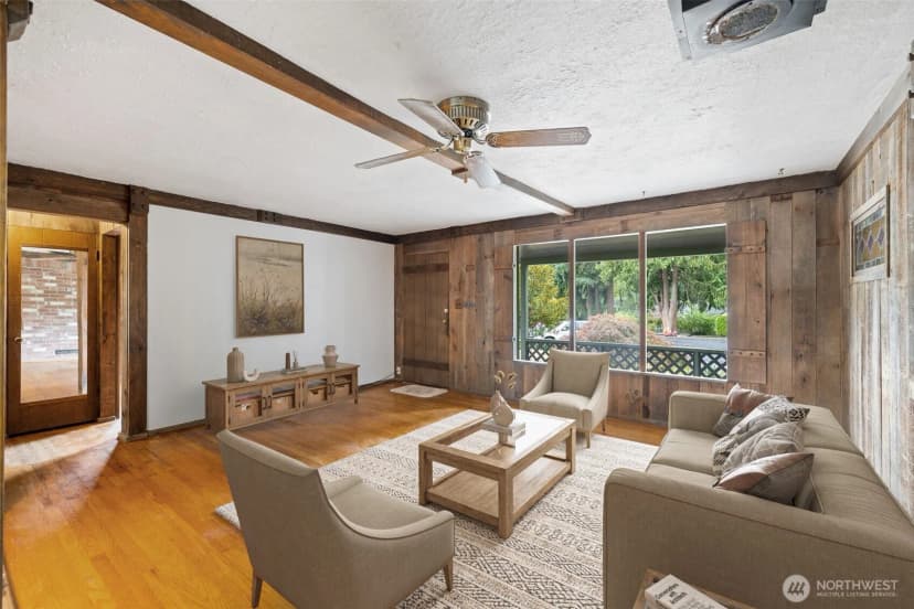 Property photo for 12520 24th Avenue Ne, Seattle photo 11