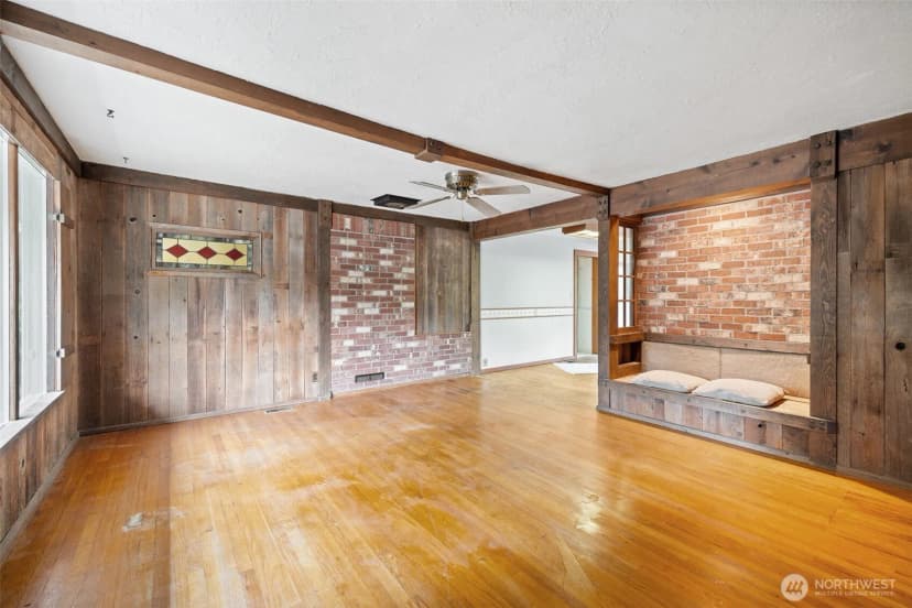 Property photo for 12520 24th Avenue Ne, Seattle photo 8