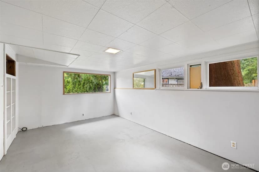 Property photo for 12520 24th Avenue Ne, Seattle photo 24