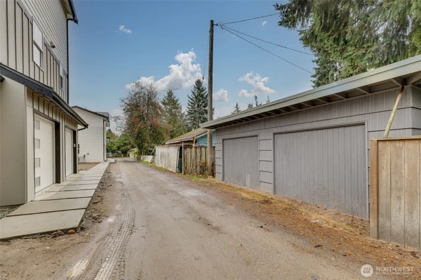 Property photo for 12520 24th Avenue Ne, Seattle photo 30