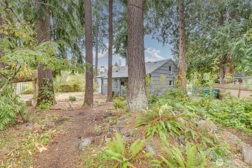Property photo for 12520 24th Avenue Ne, Seattle photo 7