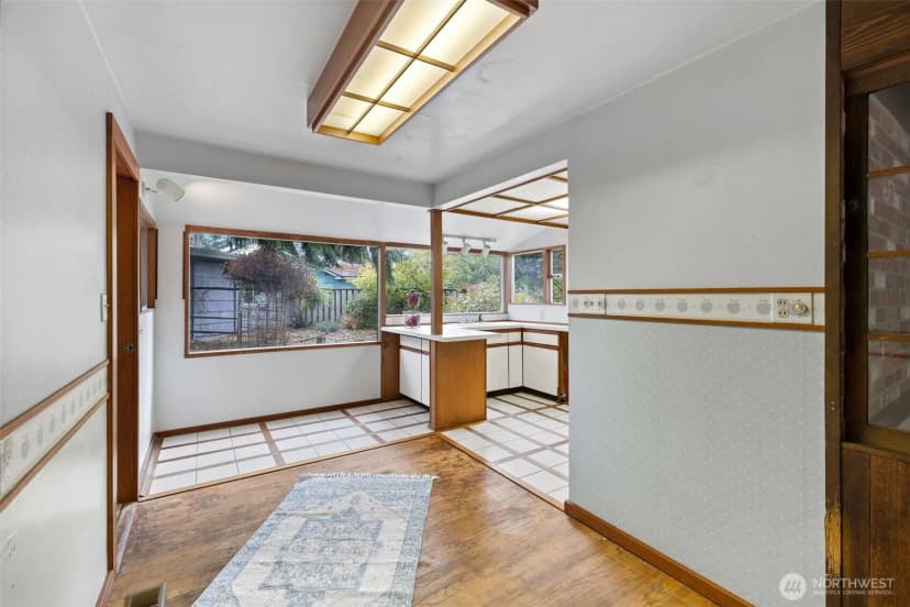 Property photo for 12520 24th Avenue Ne, Seattle photo 13
