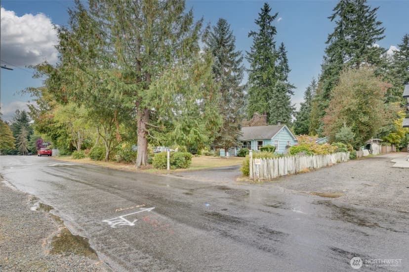Property photo for 12520 24th Avenue Ne, Seattle photo 29
