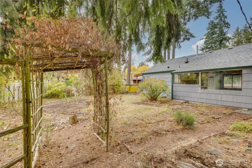Property photo for 12520 24th Avenue Ne, Seattle photo 6