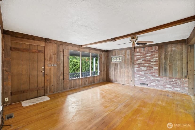 Property photo for 12520 24th Avenue Ne, Seattle photo 9