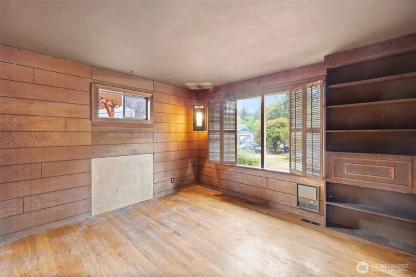 Property photo for 12520 24th Avenue Ne, Seattle photo 17