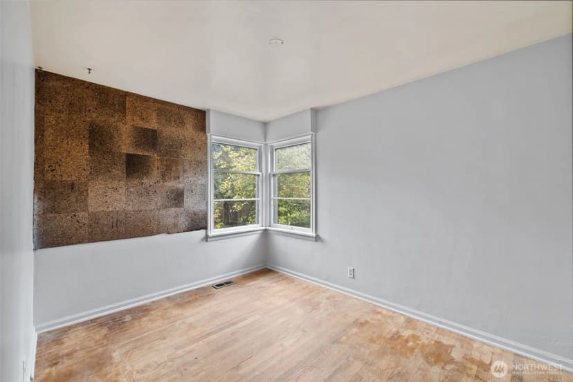 Property photo for 12520 24th Avenue Ne, Seattle photo 21