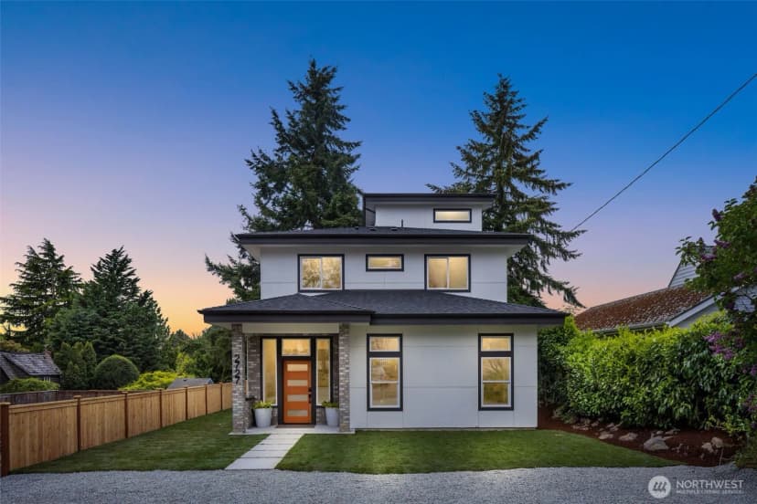 Property photo for 2727 50th Avenue Sw, Seattle photo 39