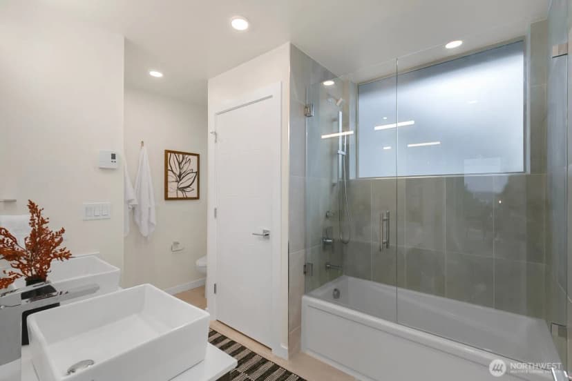 Property photo for 2408 13th Avenue S, Seattle photo 16