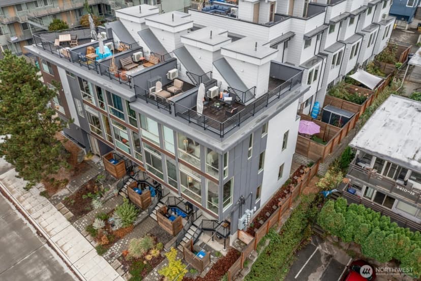 Property photo for 2408 13th Avenue S, Seattle photo 28