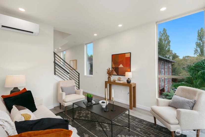 Property photo for 2408 13th Avenue S, Seattle photo 6