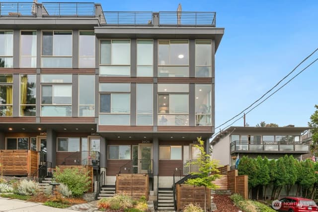 Property photo for 2408 13th Avenue S, Seattle photo 2