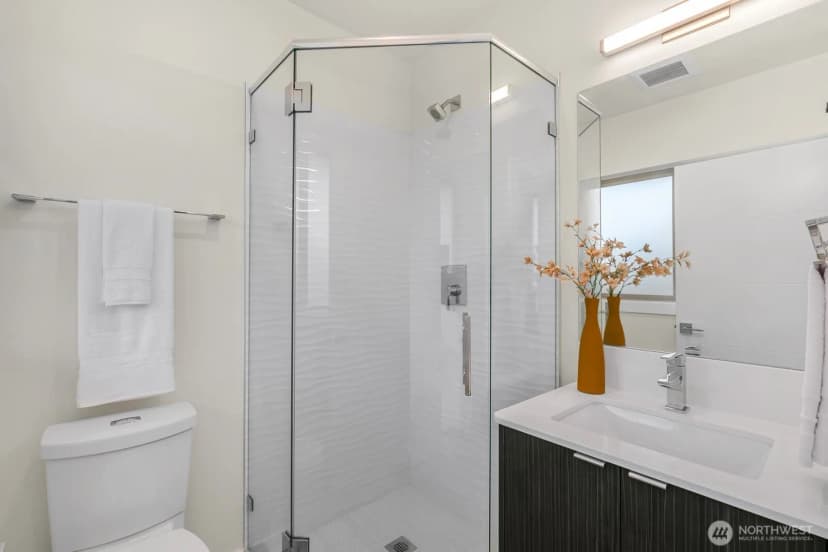 Property photo for 2408 13th Avenue S, Seattle photo 18