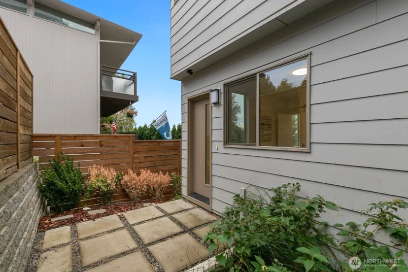 Property photo for 2408 13th Avenue S, Seattle photo 26