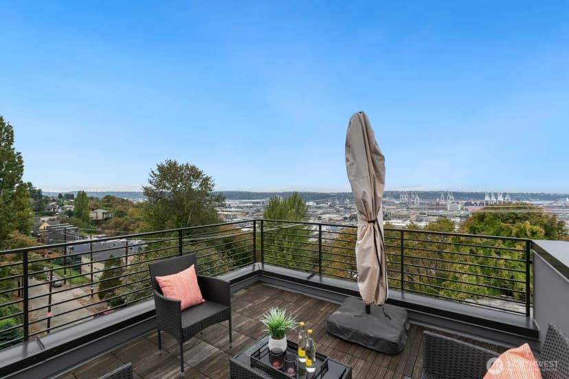 Property photo for 2408 13th Avenue S, Seattle photo 22