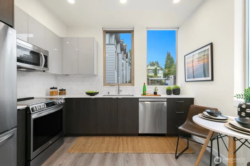 Property photo for 2408 13th Avenue S, Seattle photo 9